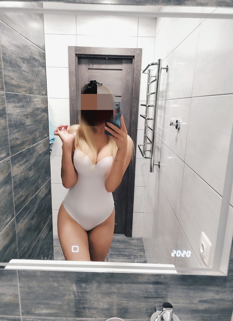 Лола - Индивидуалка Санкт-Петербурга +7(981)037-36-37